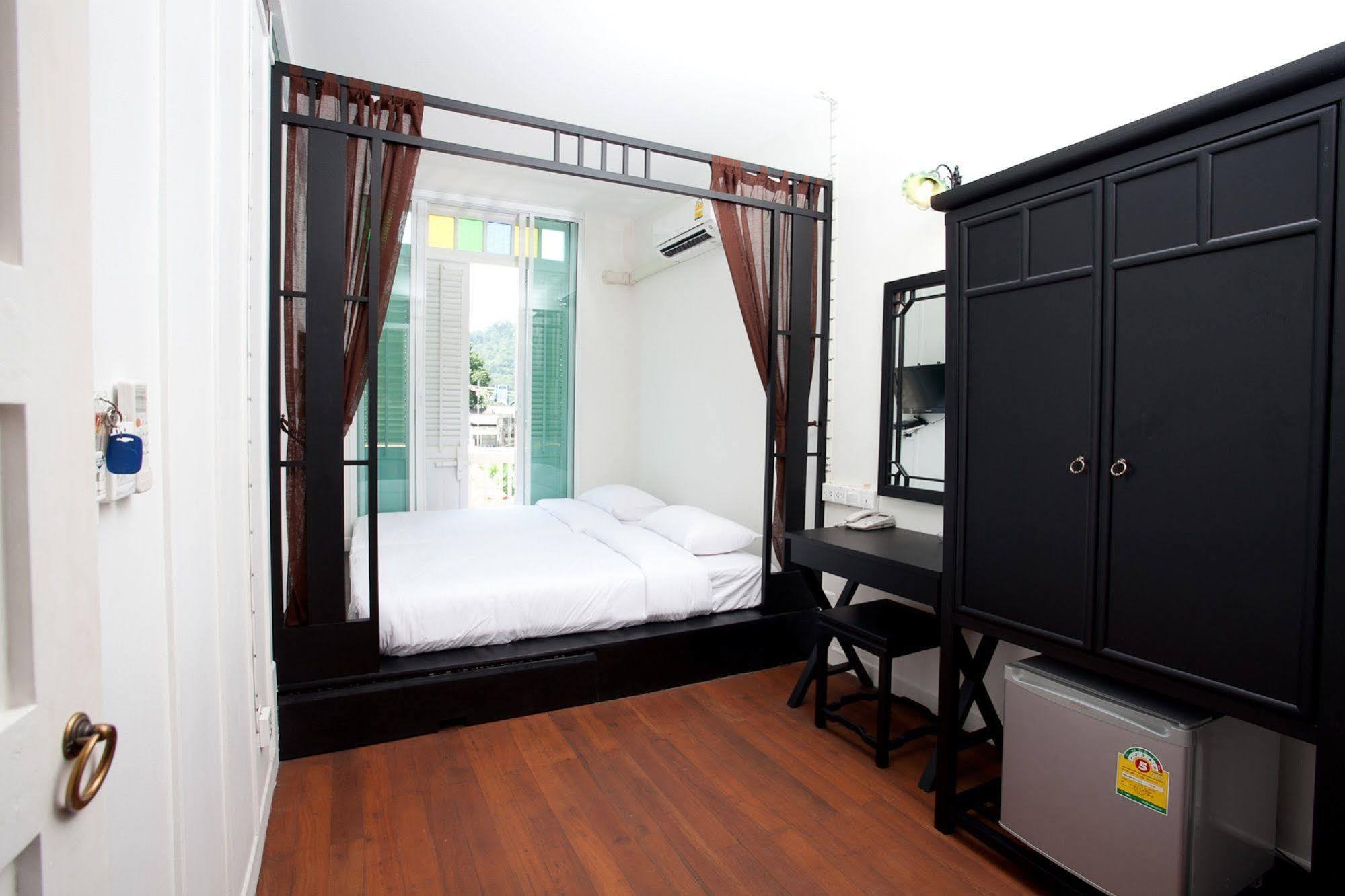 99 Oldtown Boutique Guesthouse Sha Extra Plus Phuket المظهر الخارجي الصورة