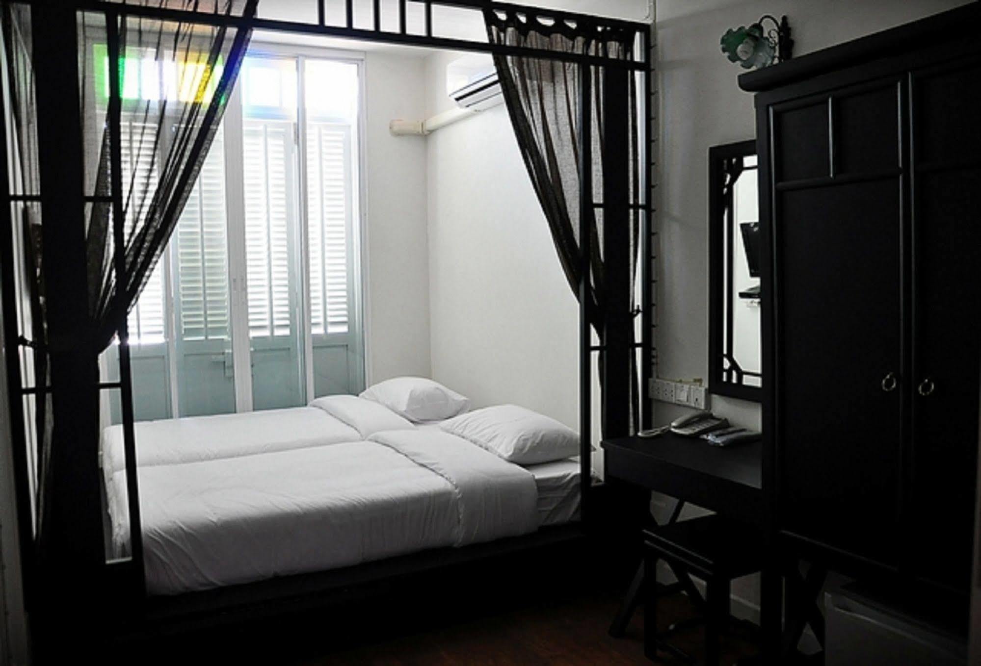 99 Oldtown Boutique Guesthouse Sha Extra Plus Phuket المظهر الخارجي الصورة