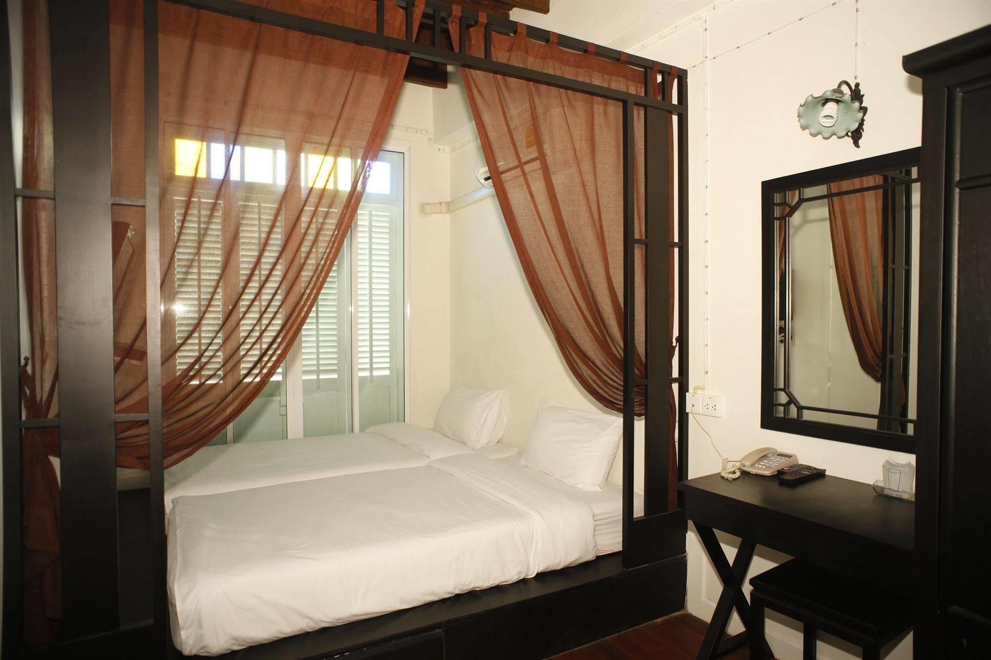 99 Oldtown Boutique Guesthouse Sha Extra Plus Phuket المظهر الخارجي الصورة