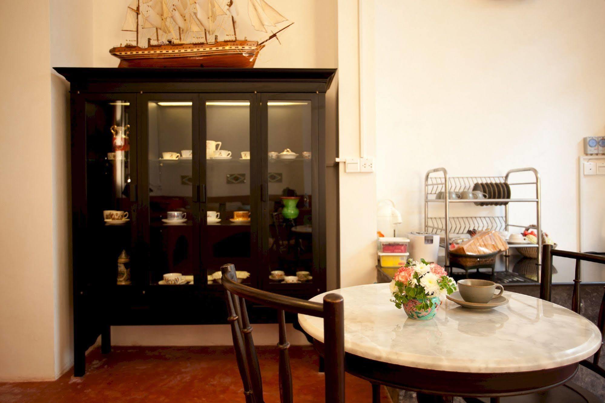 99 Oldtown Boutique Guesthouse Sha Extra Plus Phuket المظهر الخارجي الصورة