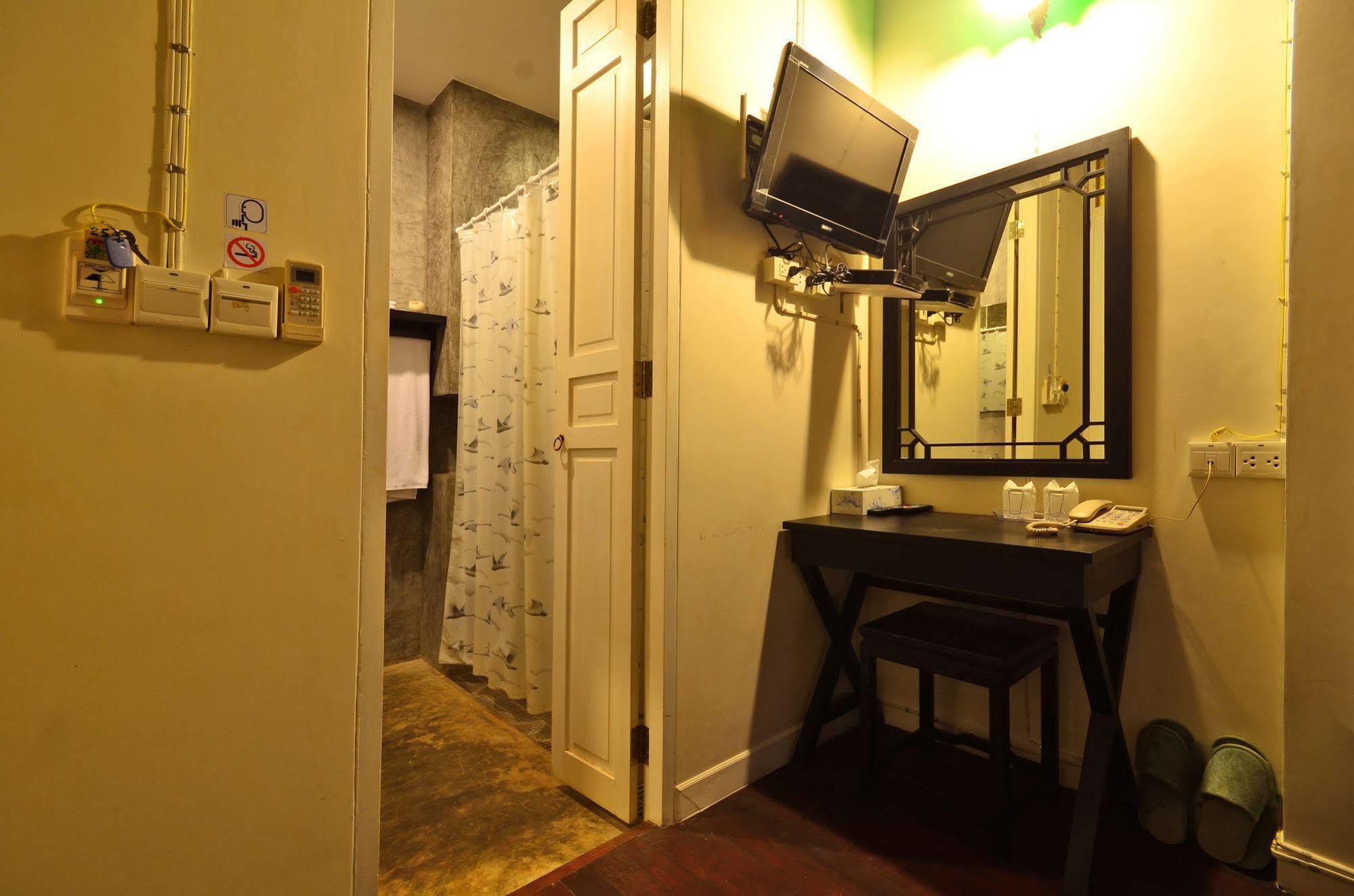 99 Oldtown Boutique Guesthouse Sha Extra Plus Phuket المظهر الخارجي الصورة