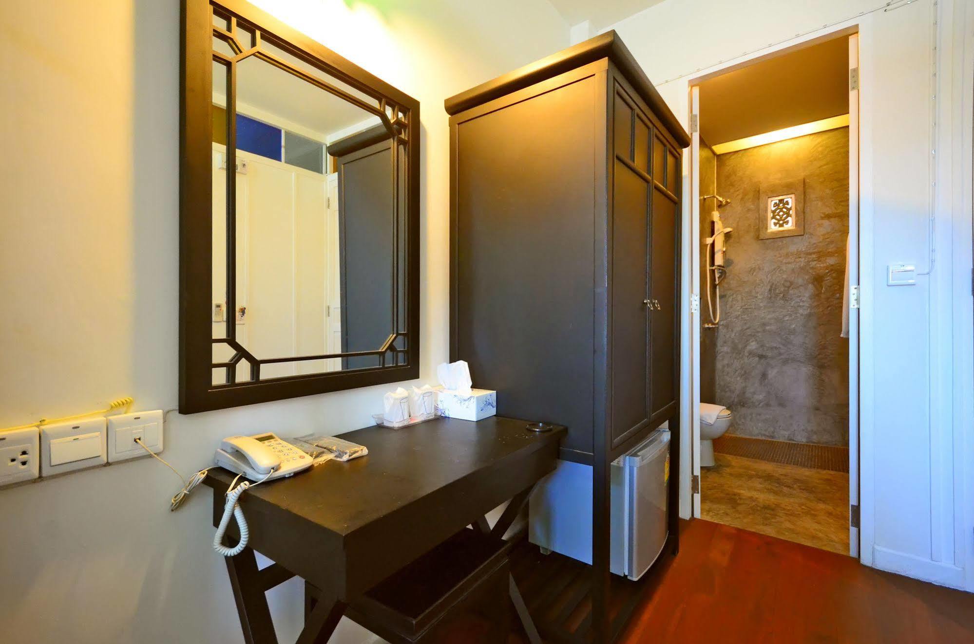99 Oldtown Boutique Guesthouse Sha Extra Plus Phuket المظهر الخارجي الصورة