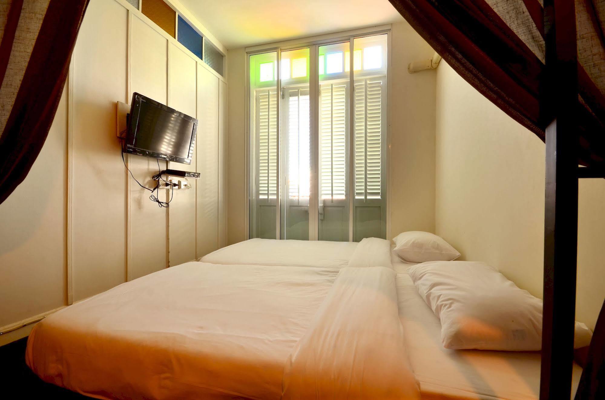 99 Oldtown Boutique Guesthouse Sha Extra Plus Phuket المظهر الخارجي الصورة