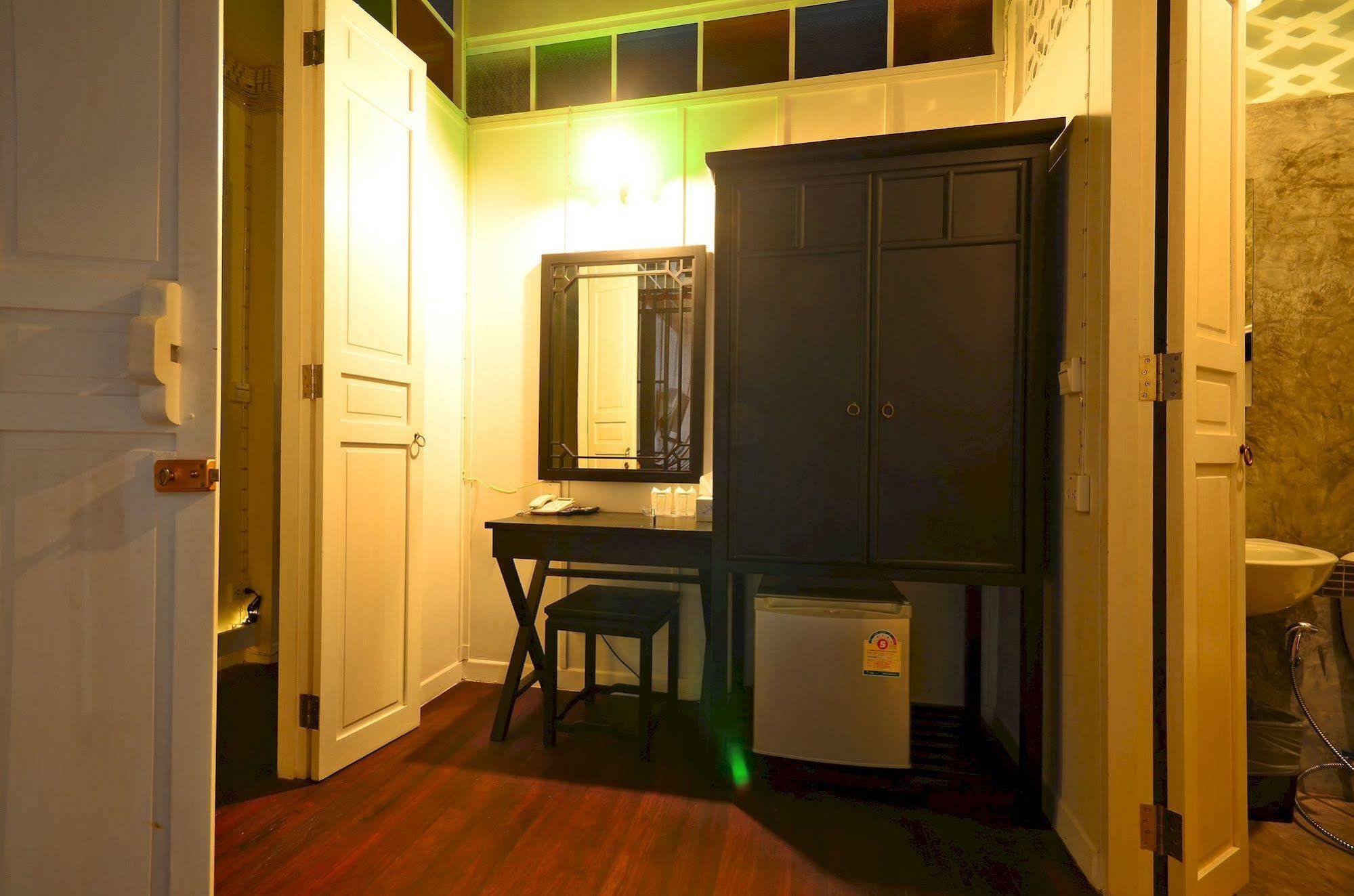 99 Oldtown Boutique Guesthouse Sha Extra Plus Phuket المظهر الخارجي الصورة